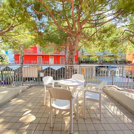 Appartamenti Adriana Carraro Immobiliare - Family Apartments Лидо-ди-Езоло Экстерьер фото