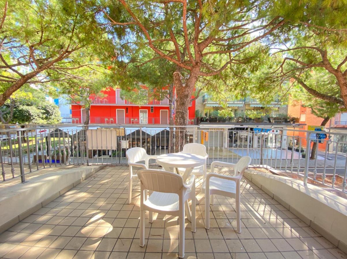 Appartamenti Adriana Carraro Immobiliare - Family Apartments Лидо-ди-Езоло Экстерьер фото