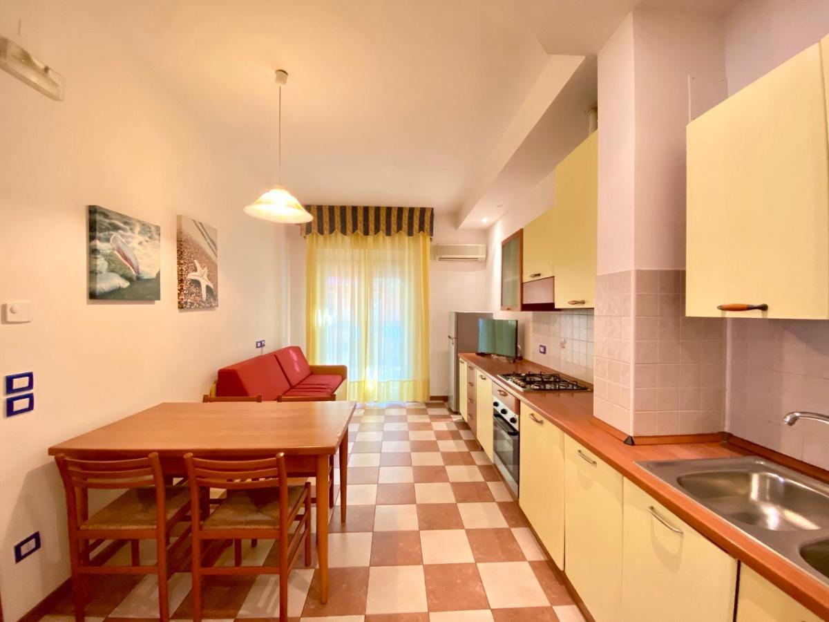 Appartamenti Adriana Carraro Immobiliare - Family Apartments Лидо-ди-Езоло Экстерьер фото