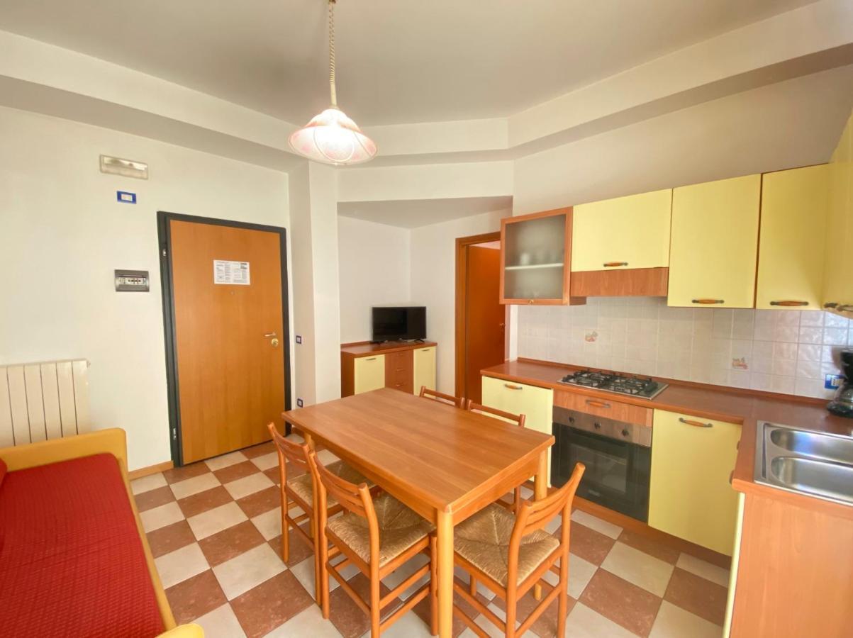 Appartamenti Adriana Carraro Immobiliare - Family Apartments Лидо-ди-Езоло Экстерьер фото
