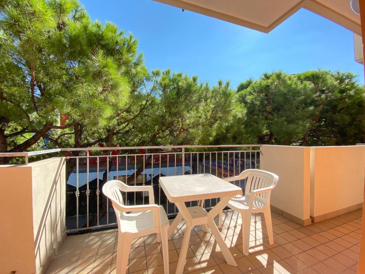 Appartamenti Adriana Carraro Immobiliare - Family Apartments Лидо-ди-Езоло Экстерьер фото