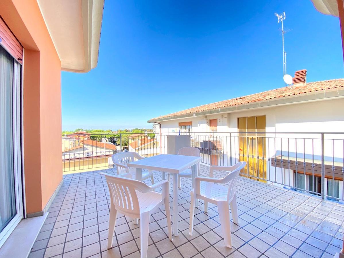 Appartamenti Adriana Carraro Immobiliare - Family Apartments Лидо-ди-Езоло Экстерьер фото