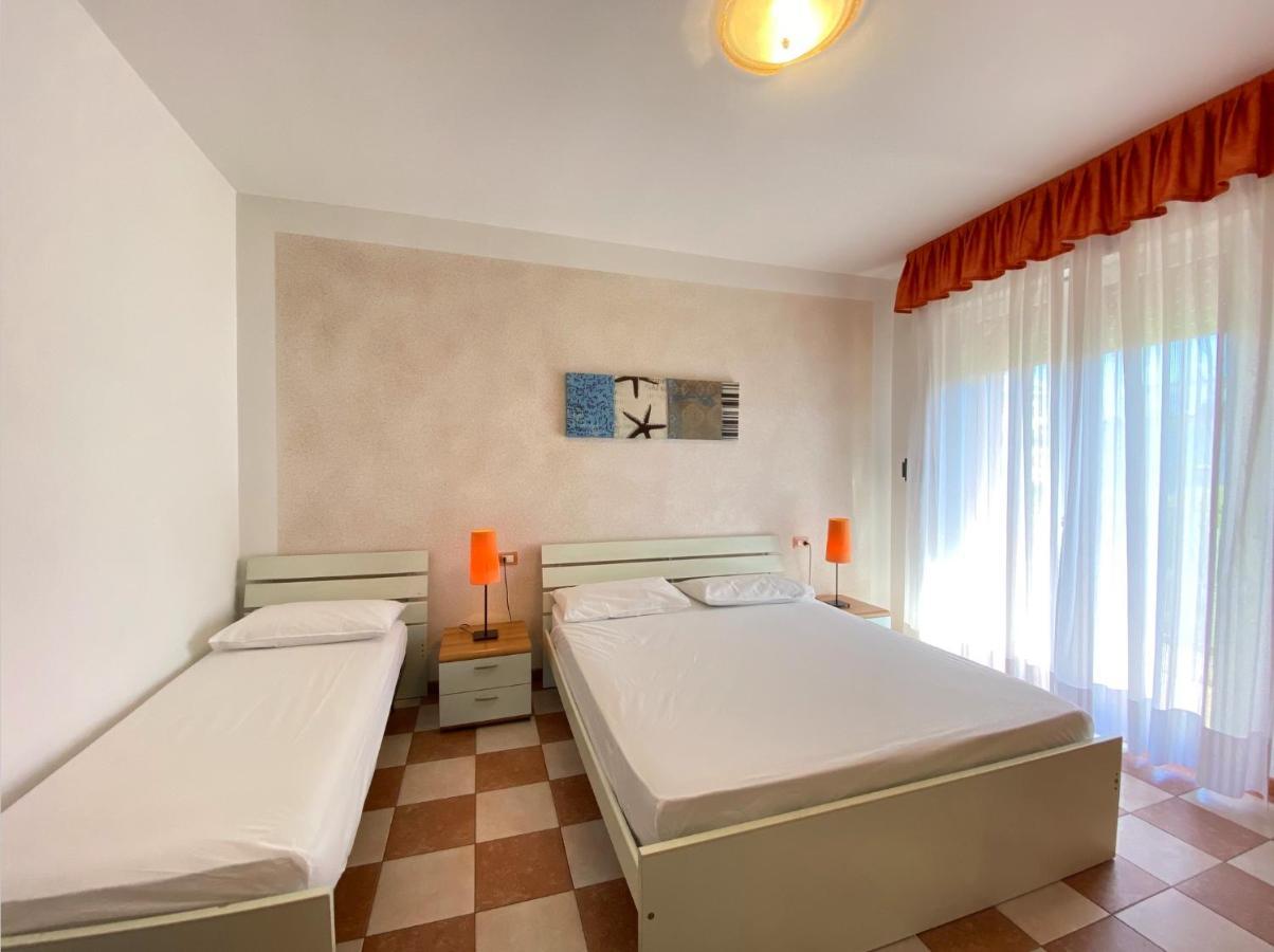 Appartamenti Adriana Carraro Immobiliare - Family Apartments Лидо-ди-Езоло Экстерьер фото