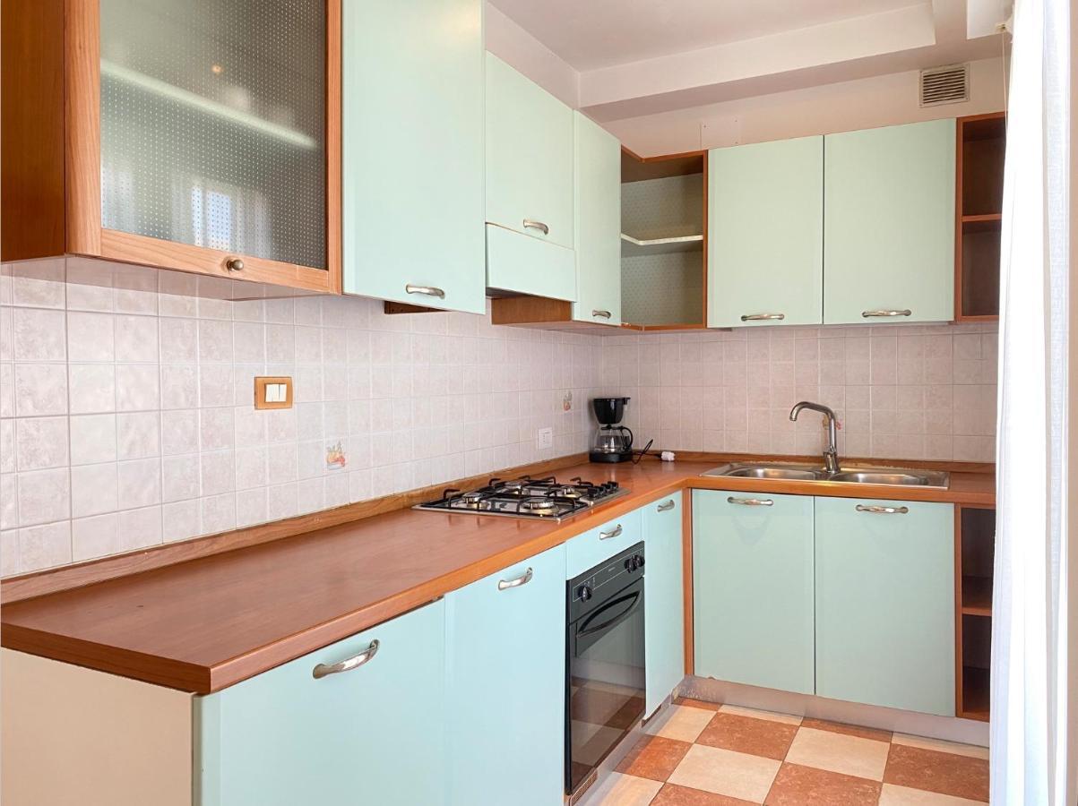 Appartamenti Adriana Carraro Immobiliare - Family Apartments Лидо-ди-Езоло Экстерьер фото