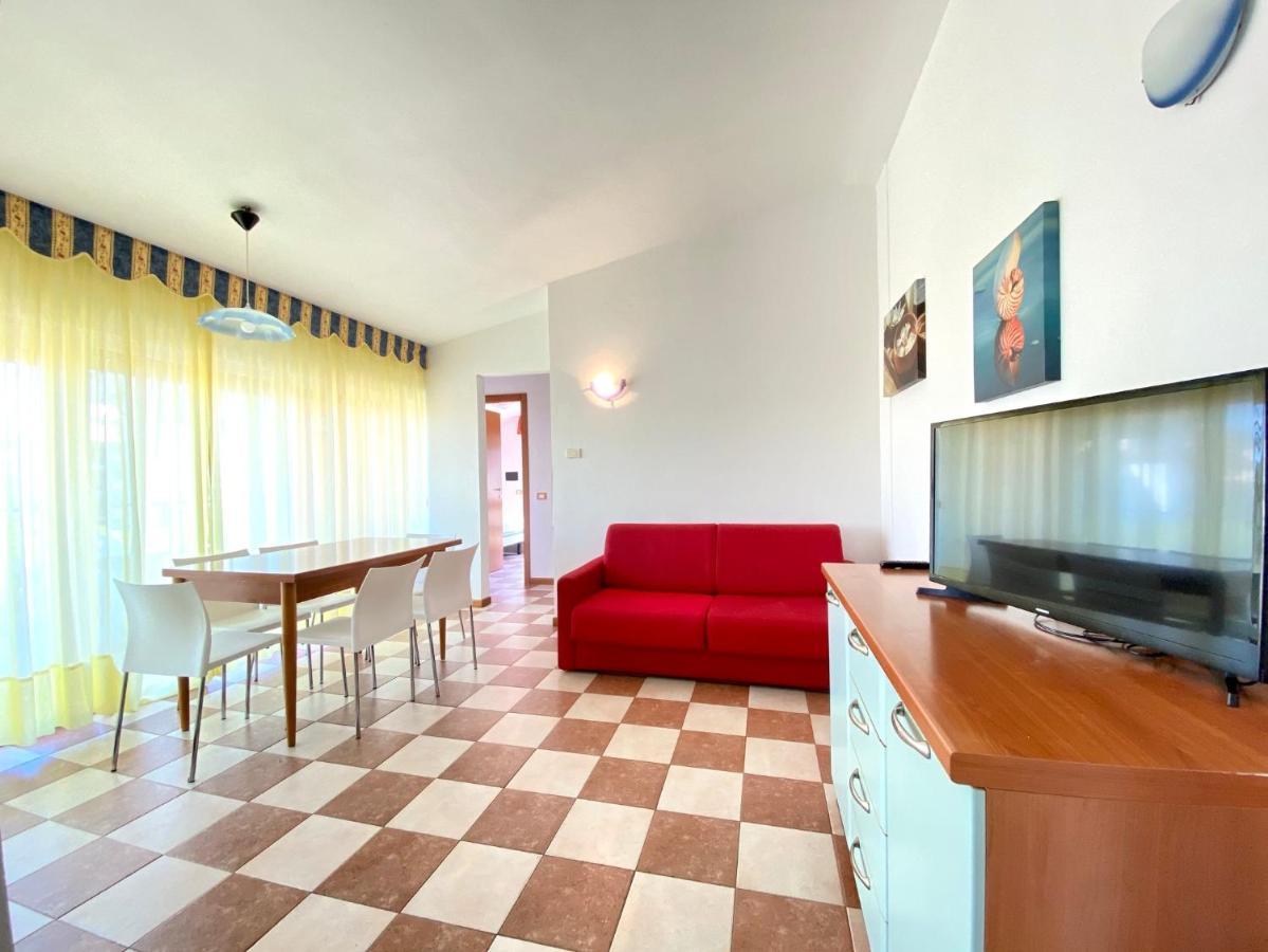 Appartamenti Adriana Carraro Immobiliare - Family Apartments Лидо-ди-Езоло Экстерьер фото
