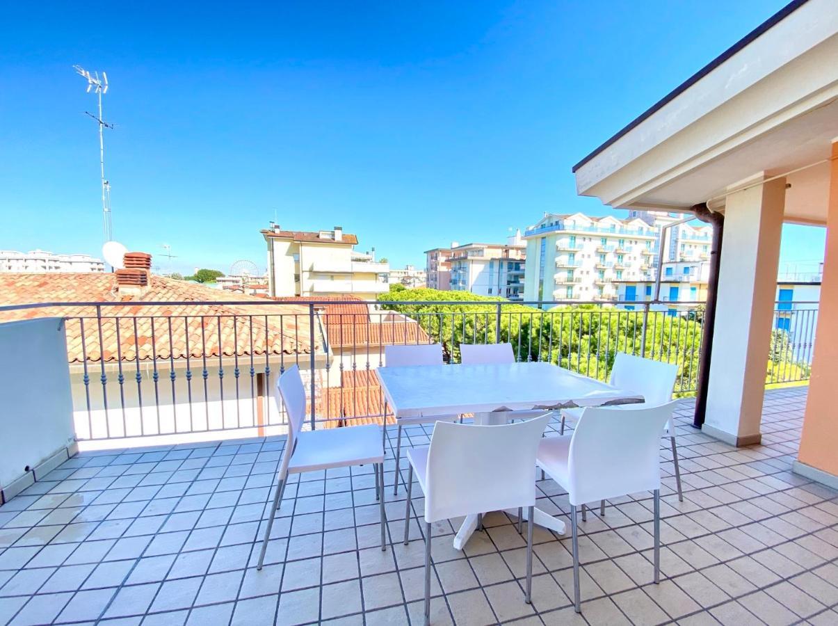 Appartamenti Adriana Carraro Immobiliare - Family Apartments Лидо-ди-Езоло Экстерьер фото
